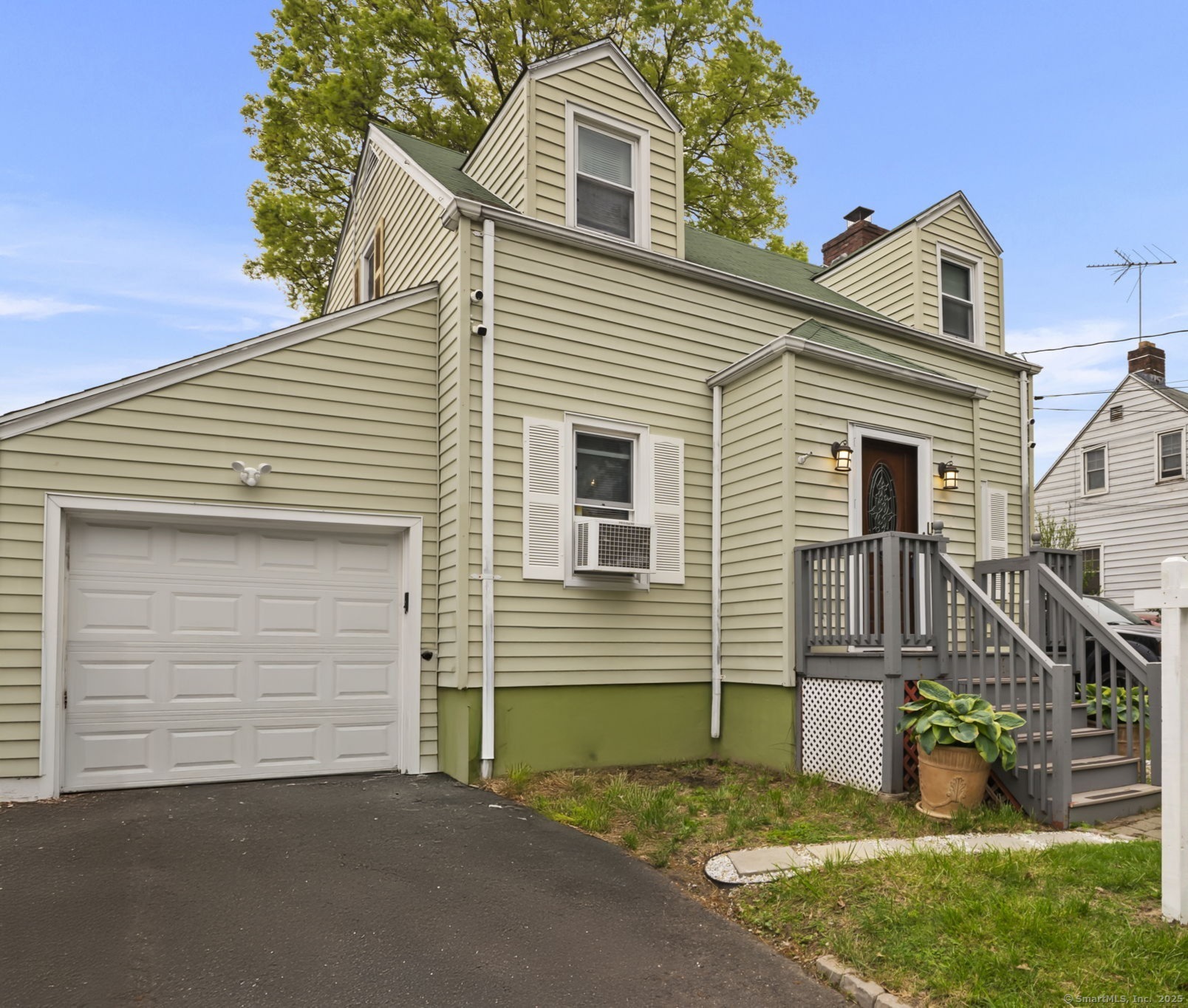 Property for Sale at Winfield Drive, Stratford, Connecticut - Bedrooms: 2 
Bathrooms: 1 
Rooms: 6  - $370,000