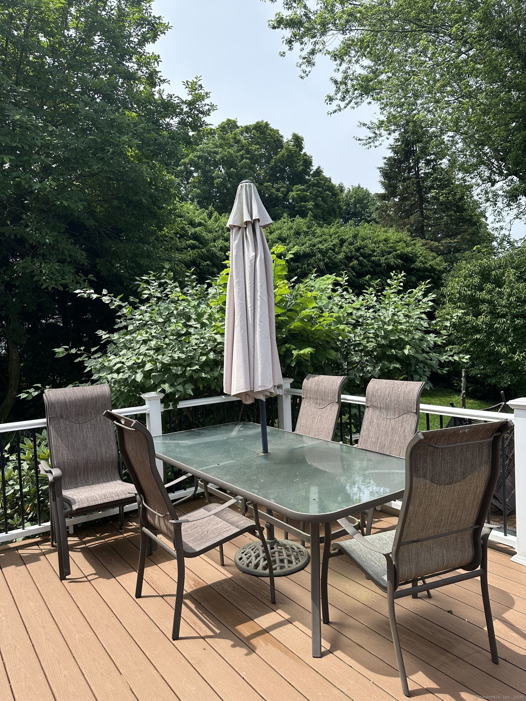 Trumbull, Connecticut 06611, United States, 5 Bedrooms Bedrooms, ,2 BathroomsBathrooms,Residential,Active,167036