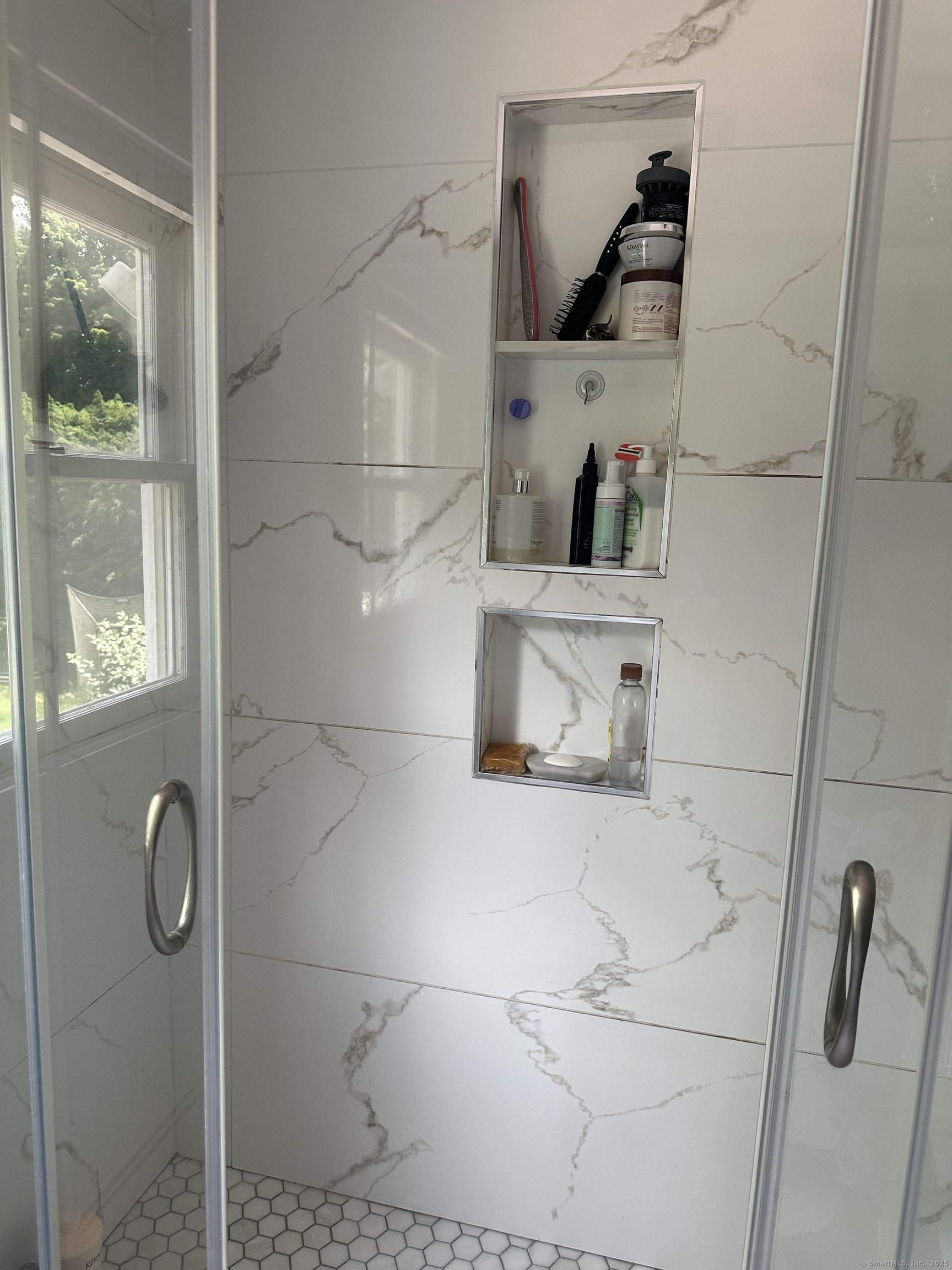 Trumbull, Connecticut 06611, United States, 5 Bedrooms Bedrooms, ,2 BathroomsBathrooms,Residential,Active,167036