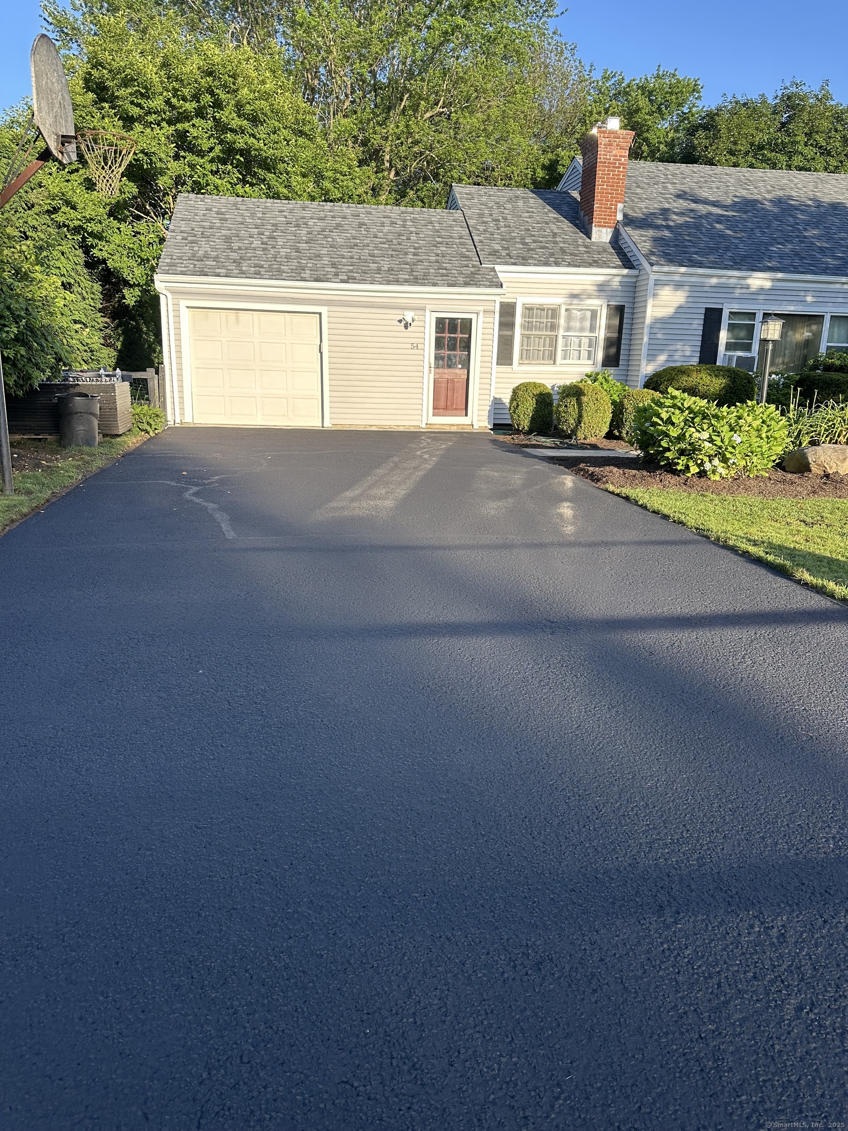 Trumbull, Connecticut 06611, United States, 5 Bedrooms Bedrooms, ,2 BathroomsBathrooms,Residential,Active,167036