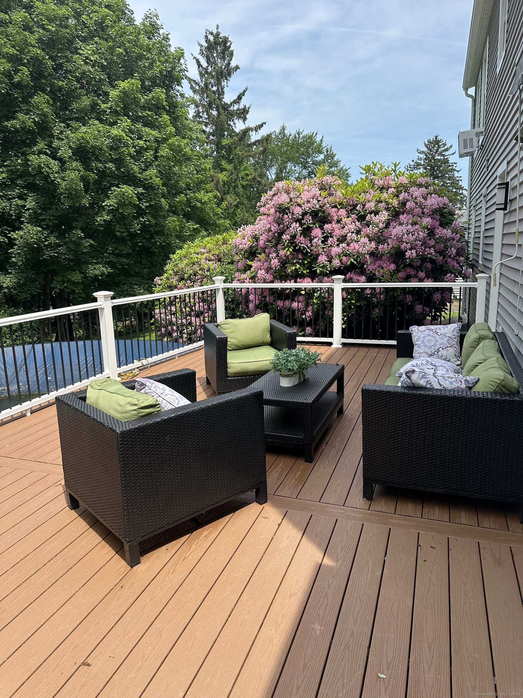 Trumbull, Connecticut 06611, United States, 5 Bedrooms Bedrooms, ,2 BathroomsBathrooms,Residential,Active,167036