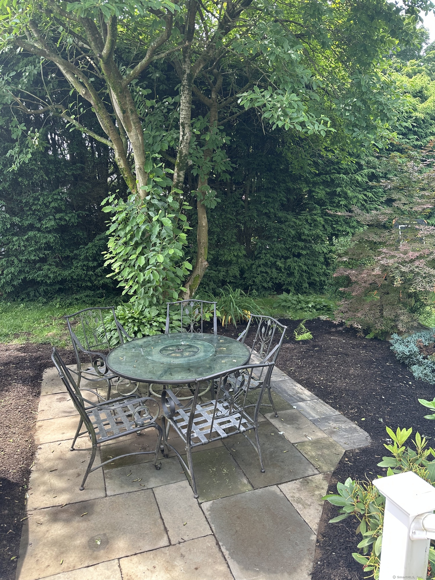 Trumbull, Connecticut 06611, United States, 5 Bedrooms Bedrooms, ,2 BathroomsBathrooms,Residential,Active,167036