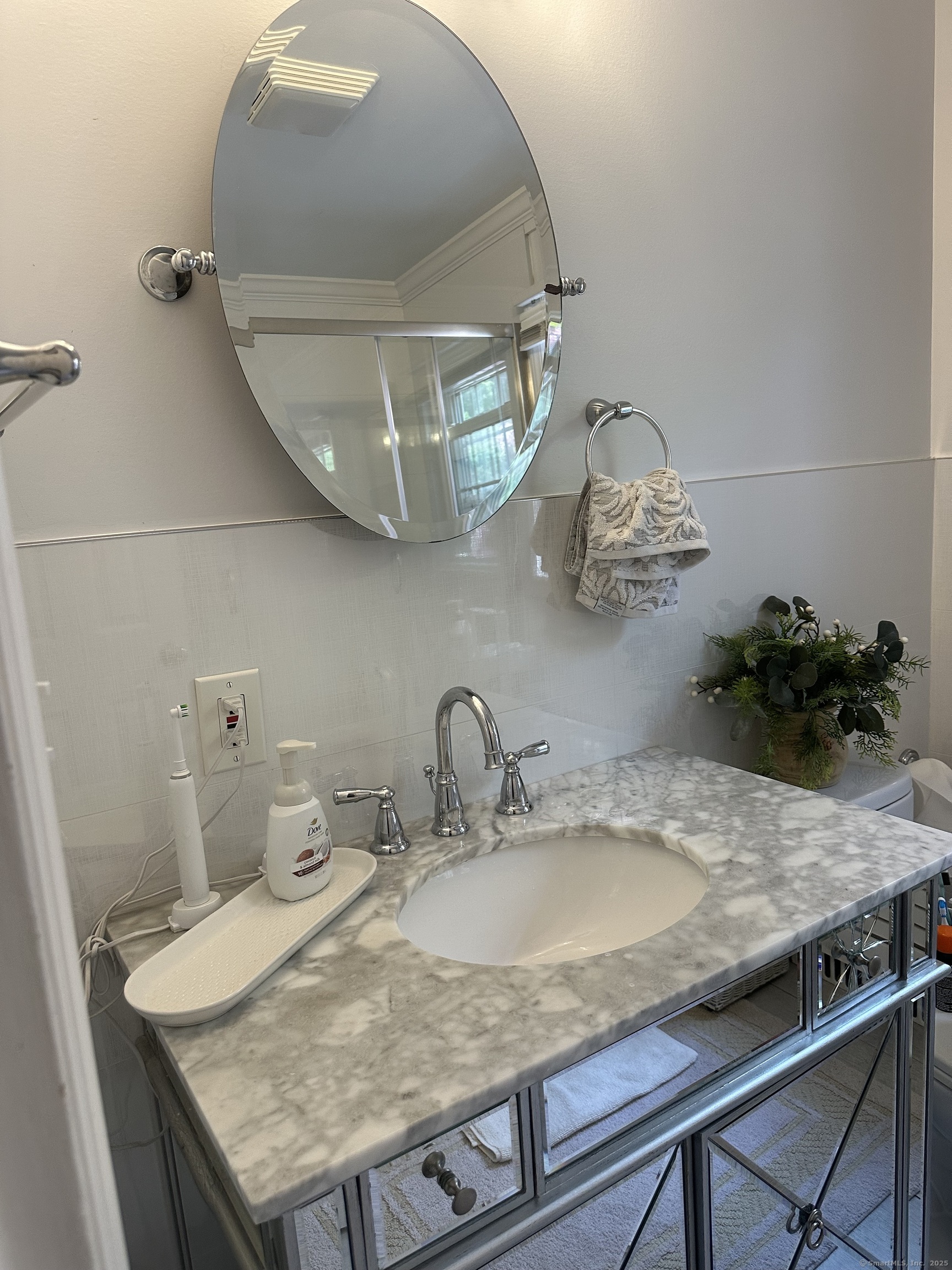 Trumbull, Connecticut 06611, United States, 5 Bedrooms Bedrooms, ,2 BathroomsBathrooms,Residential,Active,167036