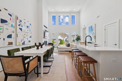 Homes For Sale - 5 Edgewood Way #25<br/> Woodbridge, CT 06525