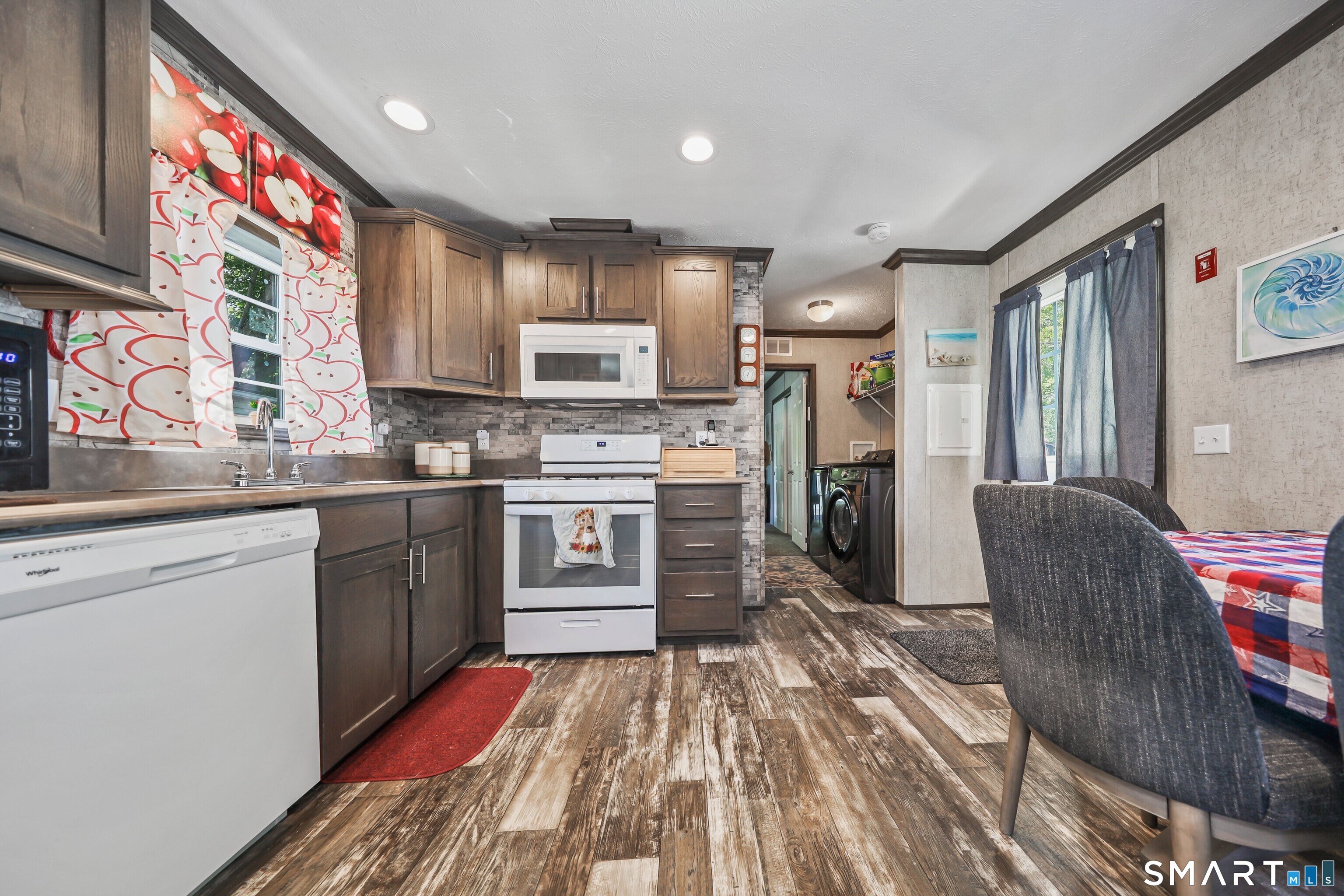 1402 Waterbury Road 4