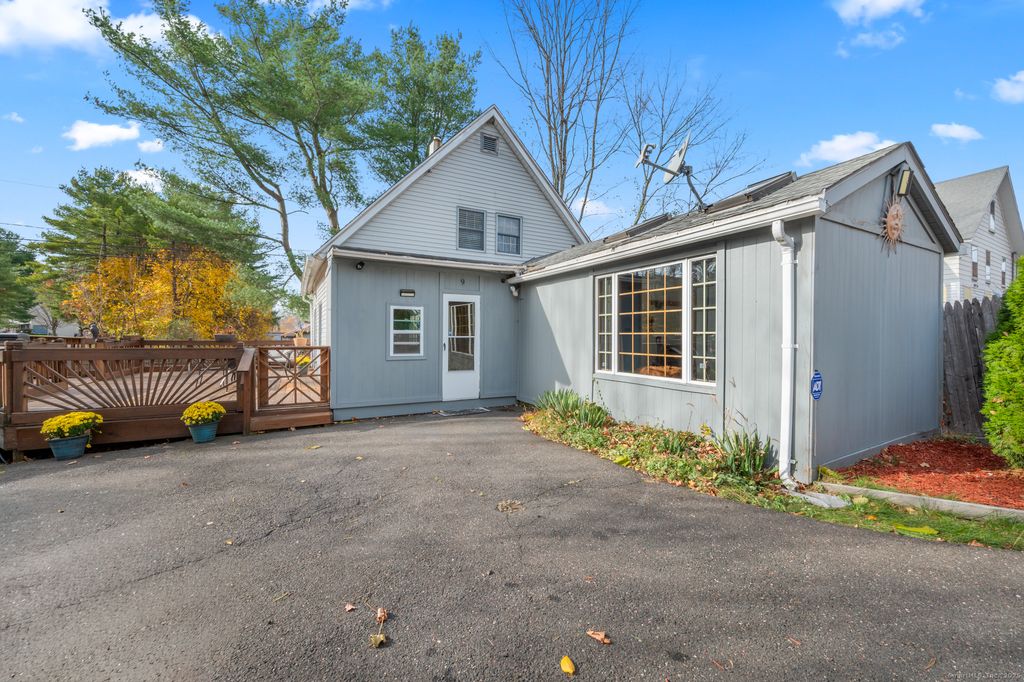 Photo of 9 Cook Street, Manchester, CT 06040 (MLS # 24139458)