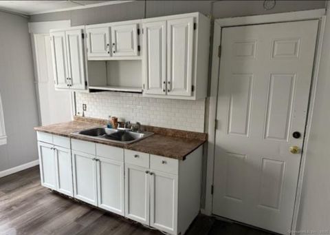 Multifamily For Rent - 95 Center Street #2ND<br/> Bridgeport, CT 06604