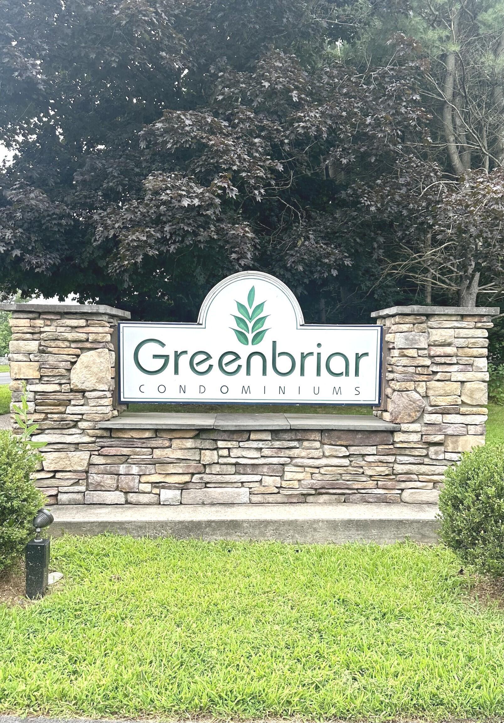 11 Greenbriar Drive Apt A, Farmington, Connecticut - 2 Bedrooms  
1 Bathrooms  
4 Rooms - 