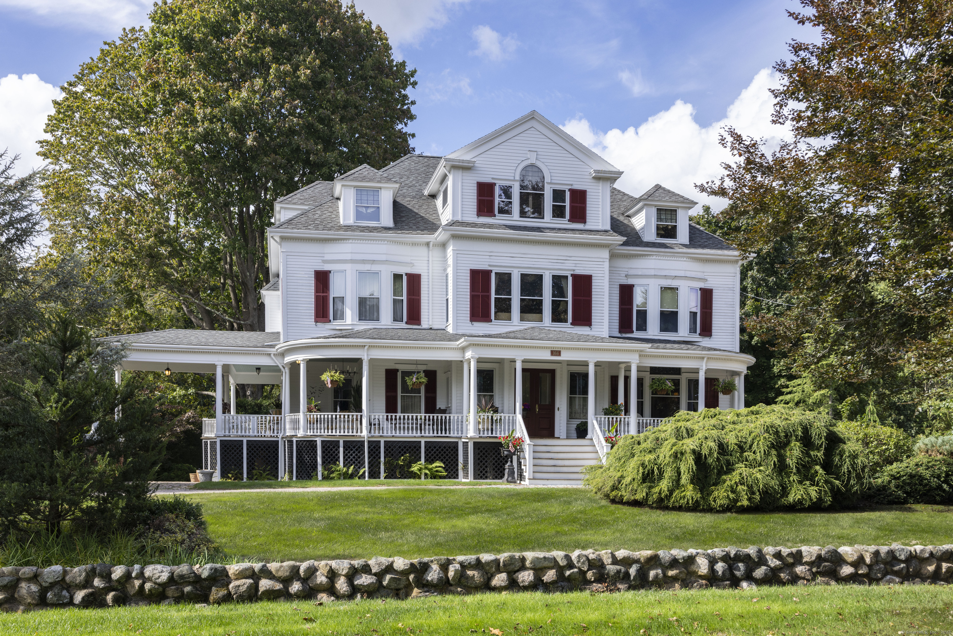 Elm Street, Stonington, Connecticut - 5 Bedrooms  
4.5 Bathrooms  
16 Rooms - 