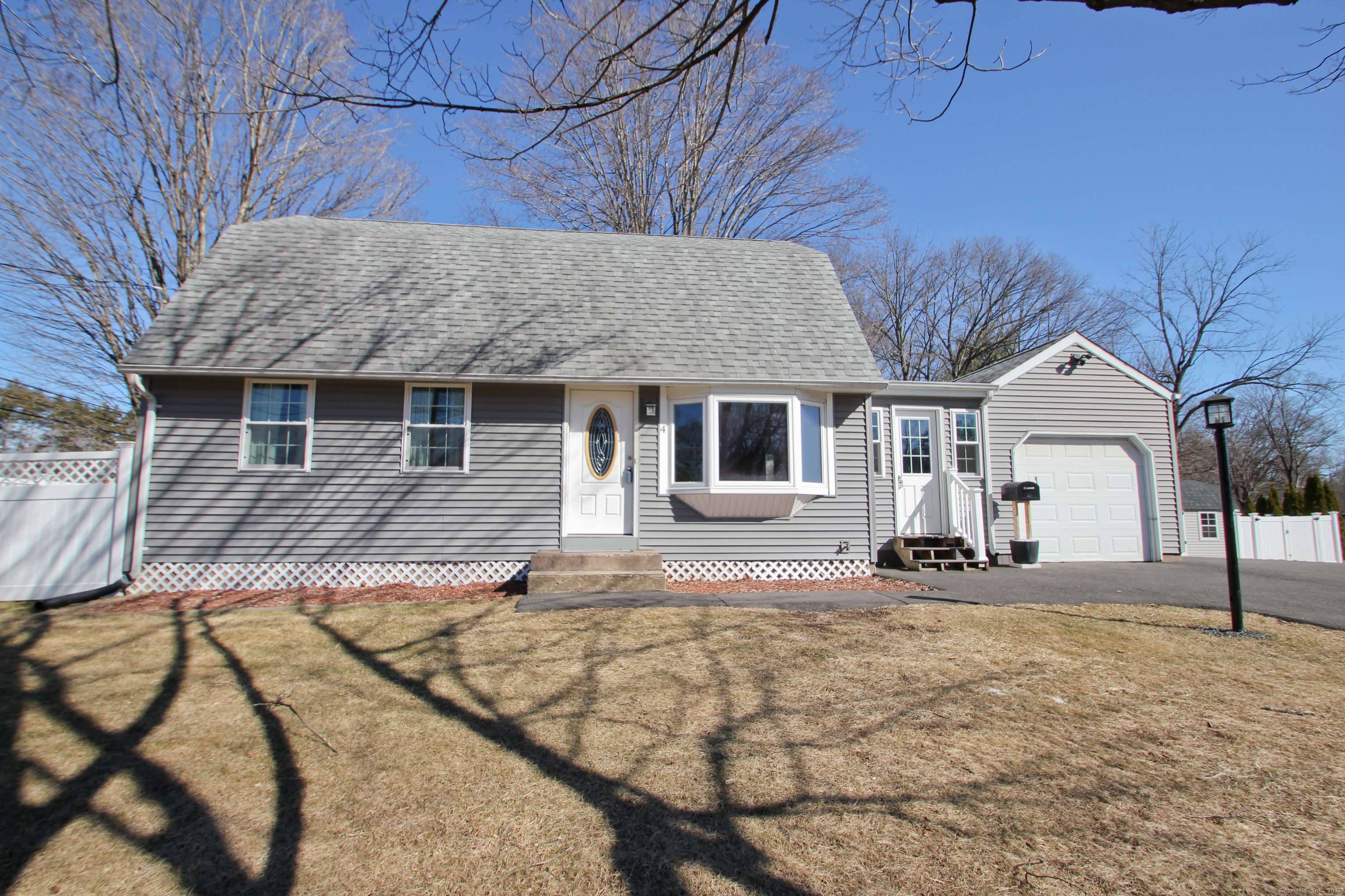 Property for Sale at Hazel Street, Windsor Locks, Connecticut - Bedrooms: 4 
Bathrooms: 2 
Rooms: 6  - $379,900