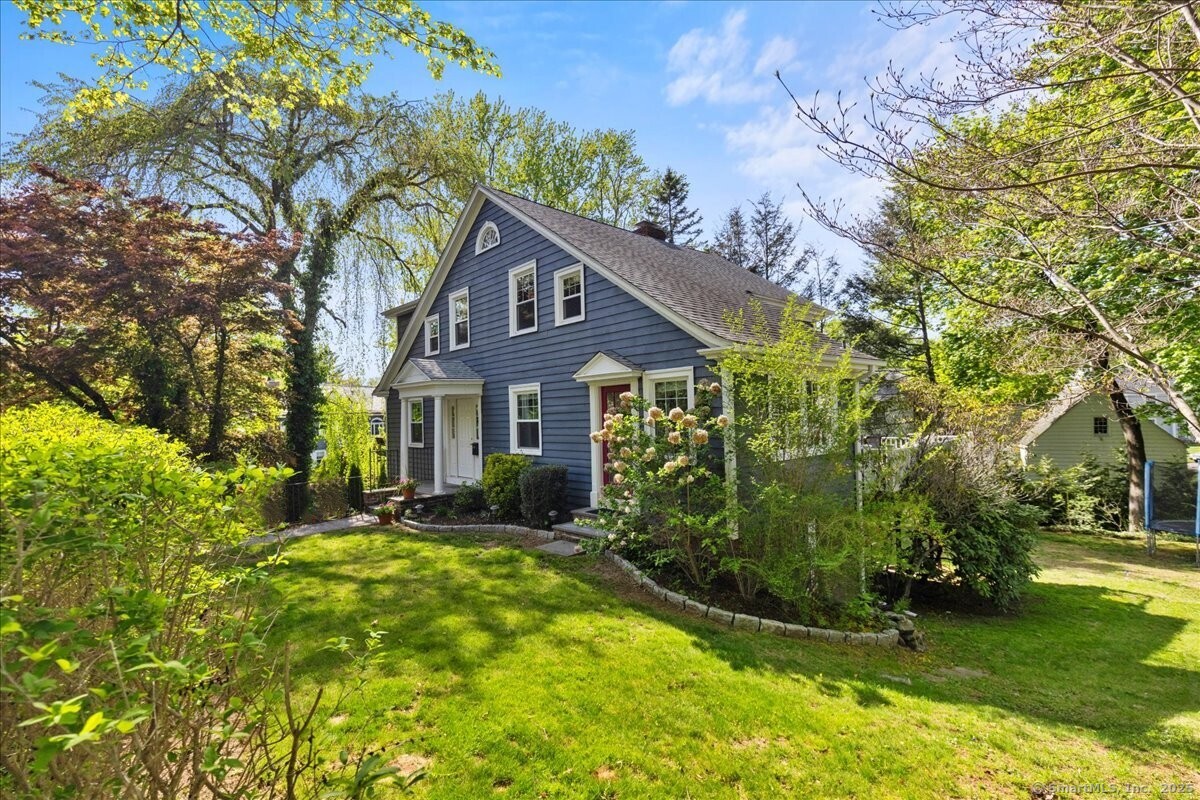 Property for Sale at Ridgewood Avenue, Hamden, Connecticut - Bedrooms: 3 
Bathrooms: 4 
Rooms: 10  - $699,900