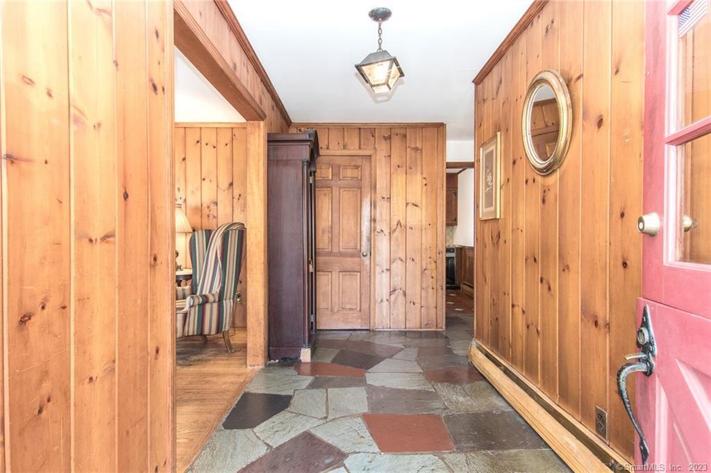 Photo 8 of 39 of 727 Newfield Avenue house