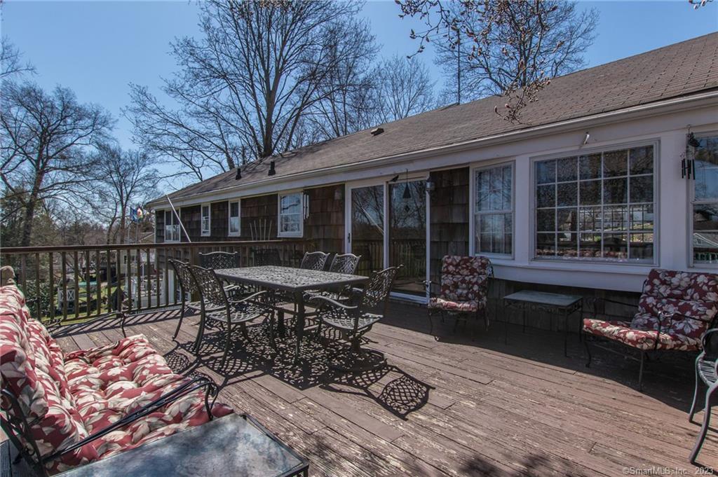 Photo 6 of 39 of 727 Newfield Avenue house