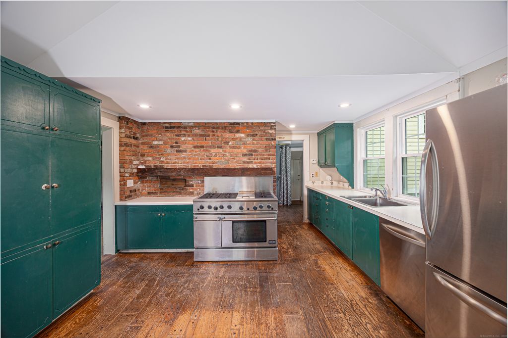Photo of 887 Westover Road, Stamford, CT 06902 (MLS # 24133959)