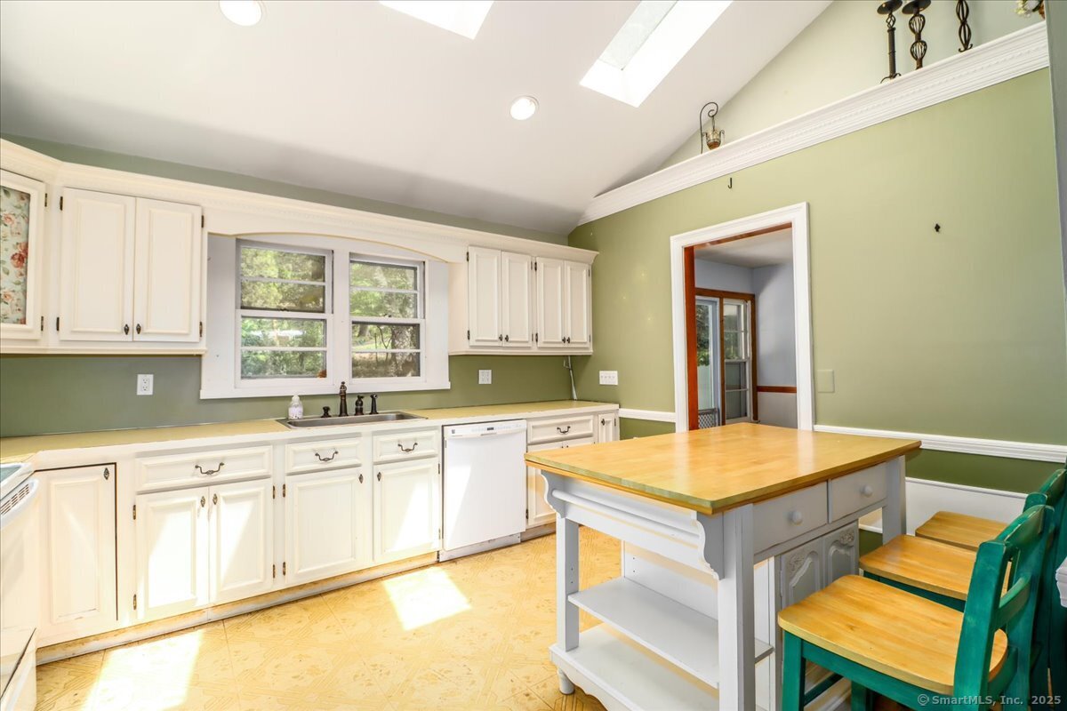 18 Sky Edge Drive, Bethel, Connecticut image 13