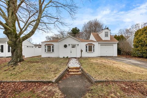 24 Woodlawn Avenue, Waterford, CT 06385 - #: 24081756
