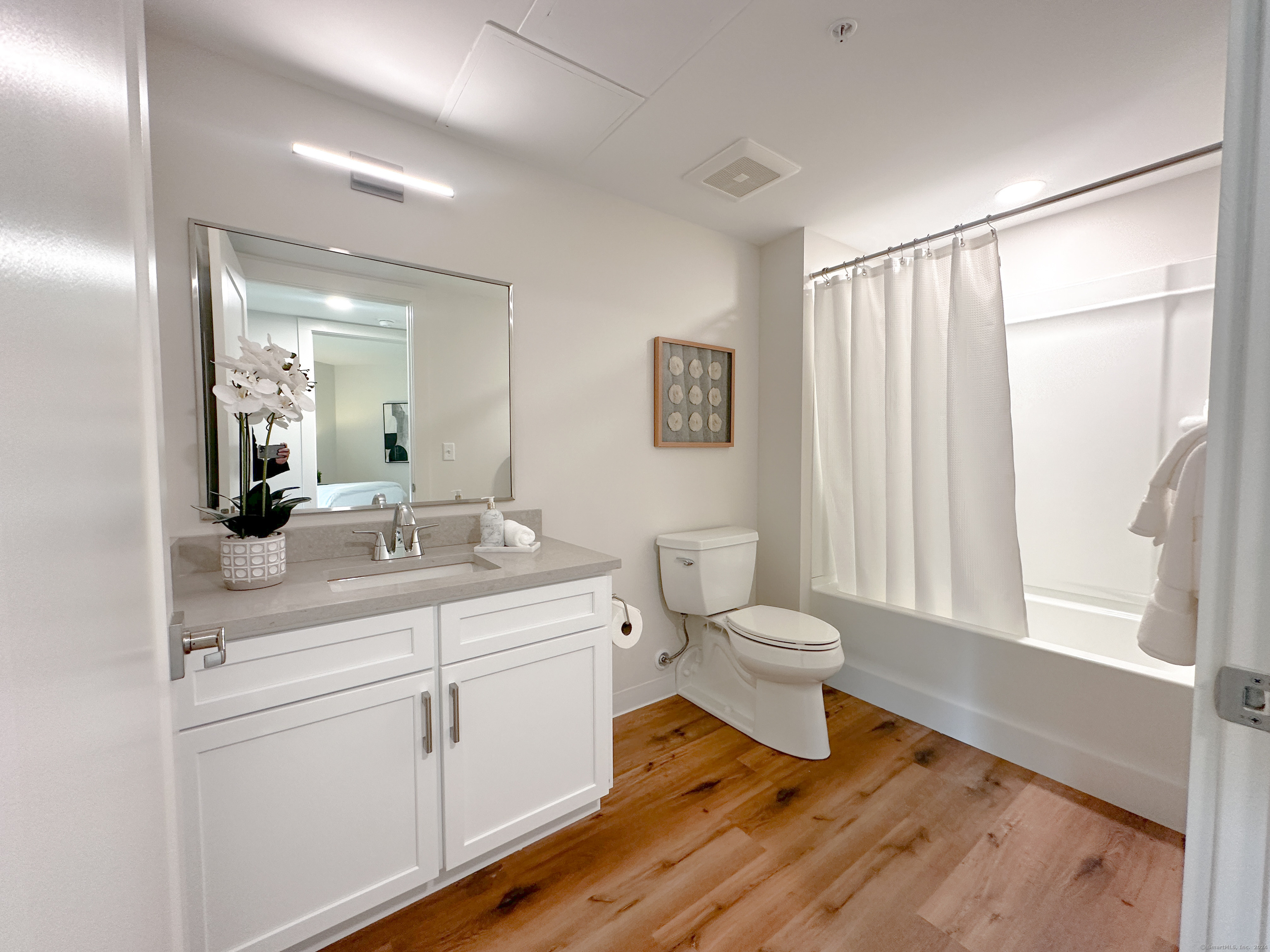 100 Reserve Road Ml 04, Danbury, Connecticut - 1 Bathrooms  
2 Rooms - 