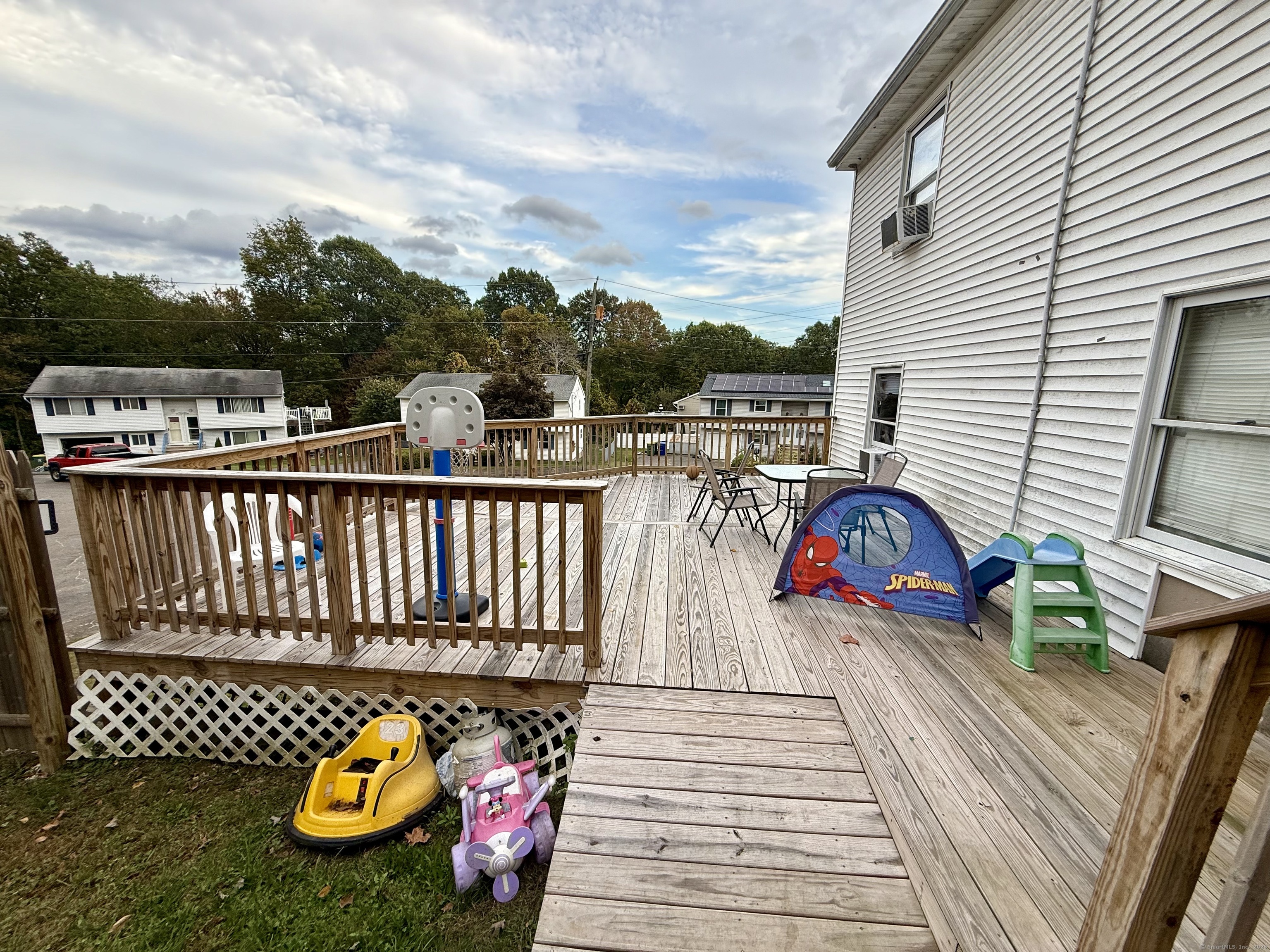 284 Newridge Avenue