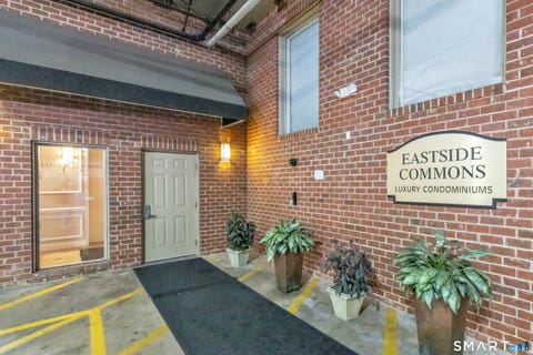 Condo For Sale - 850 E Main Street #403<br/> Stamford, CT 06902