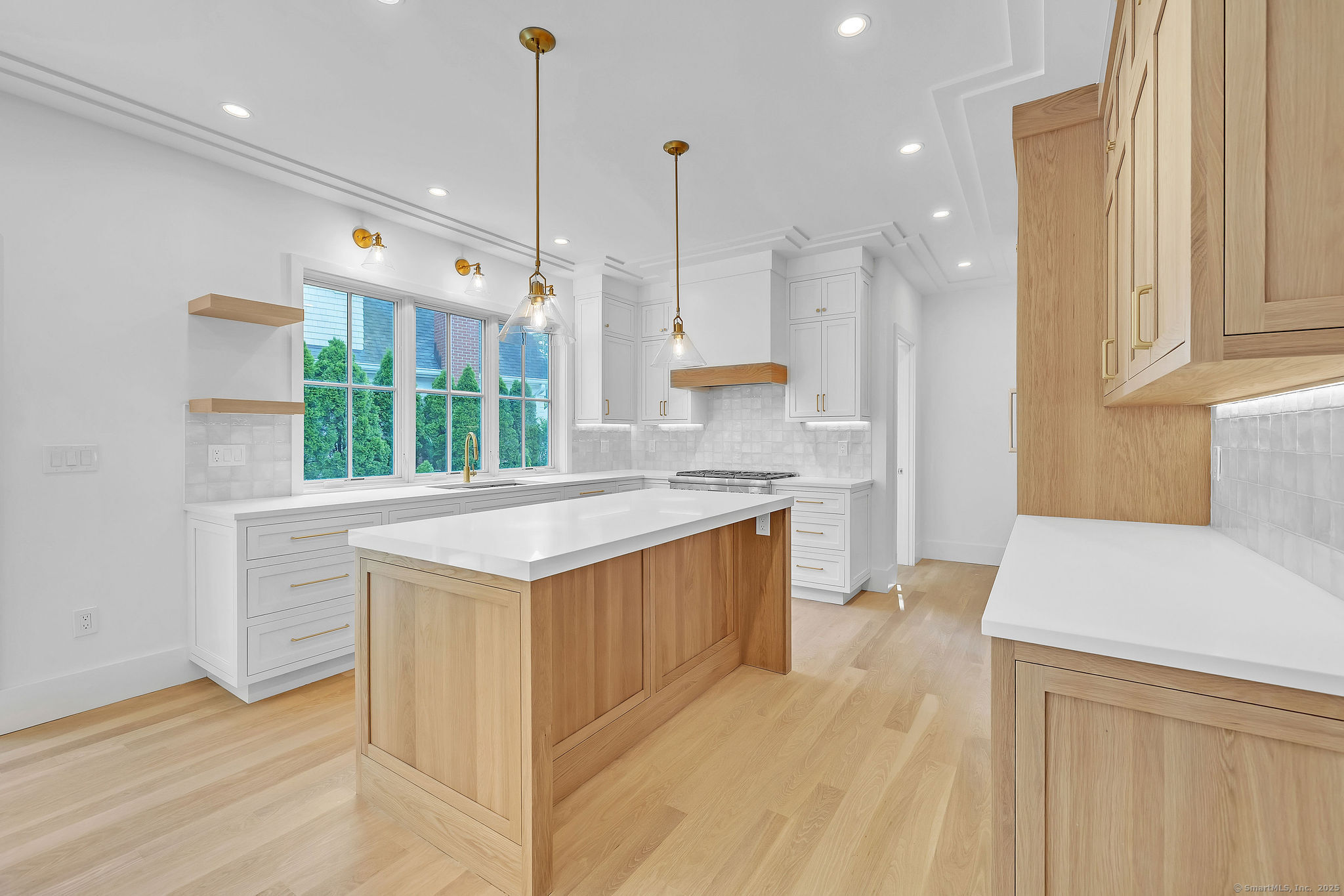 133 East Avenue B
