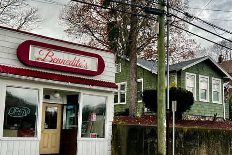 231 Poquonnock Road Groton CT 06340