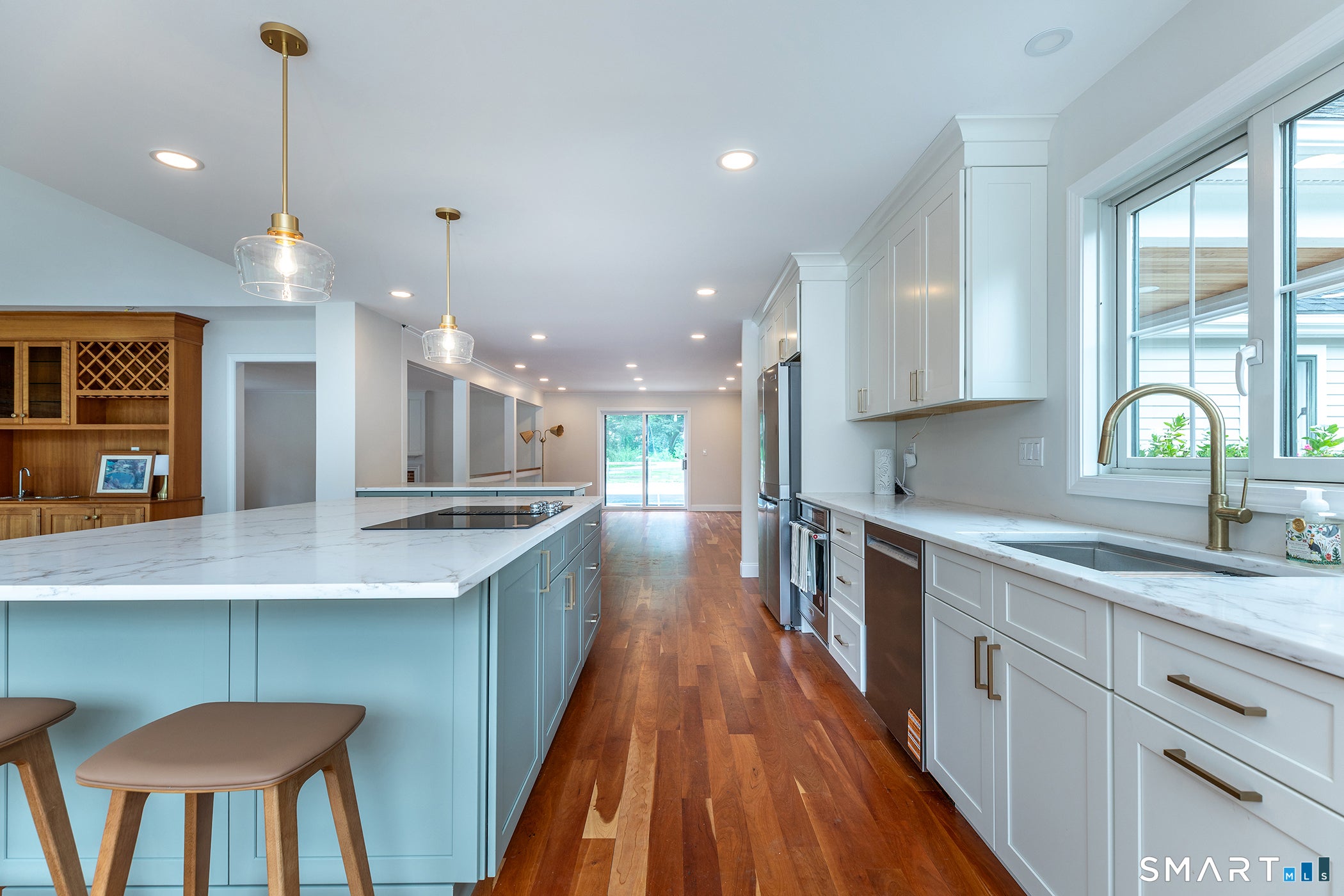 4 Breezy Hill Road
