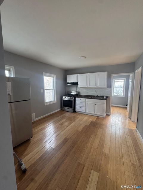 Photo of 52 Ives Court, Bridgeport, CT 06606 (MLS # 24157584)