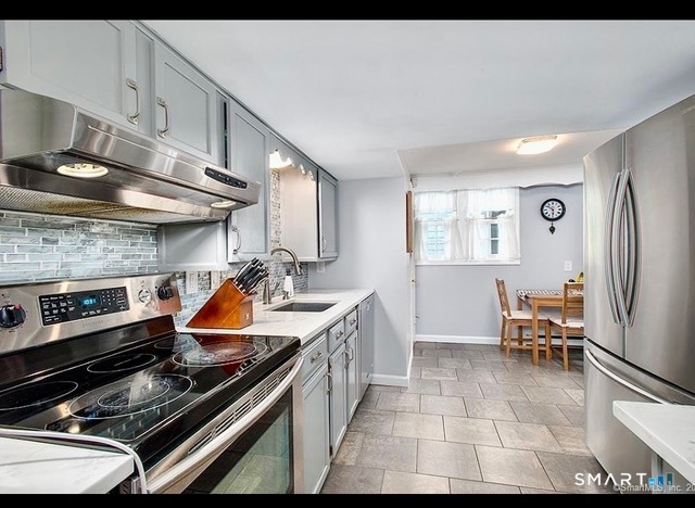 437 Hulls Farm ~Carriage House~ Road