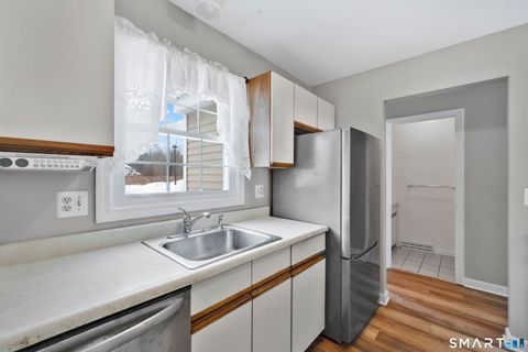 Tiny photo for 5 The Hamlet #APT D, Enfield, CT 06082 (MLS # 24153920)