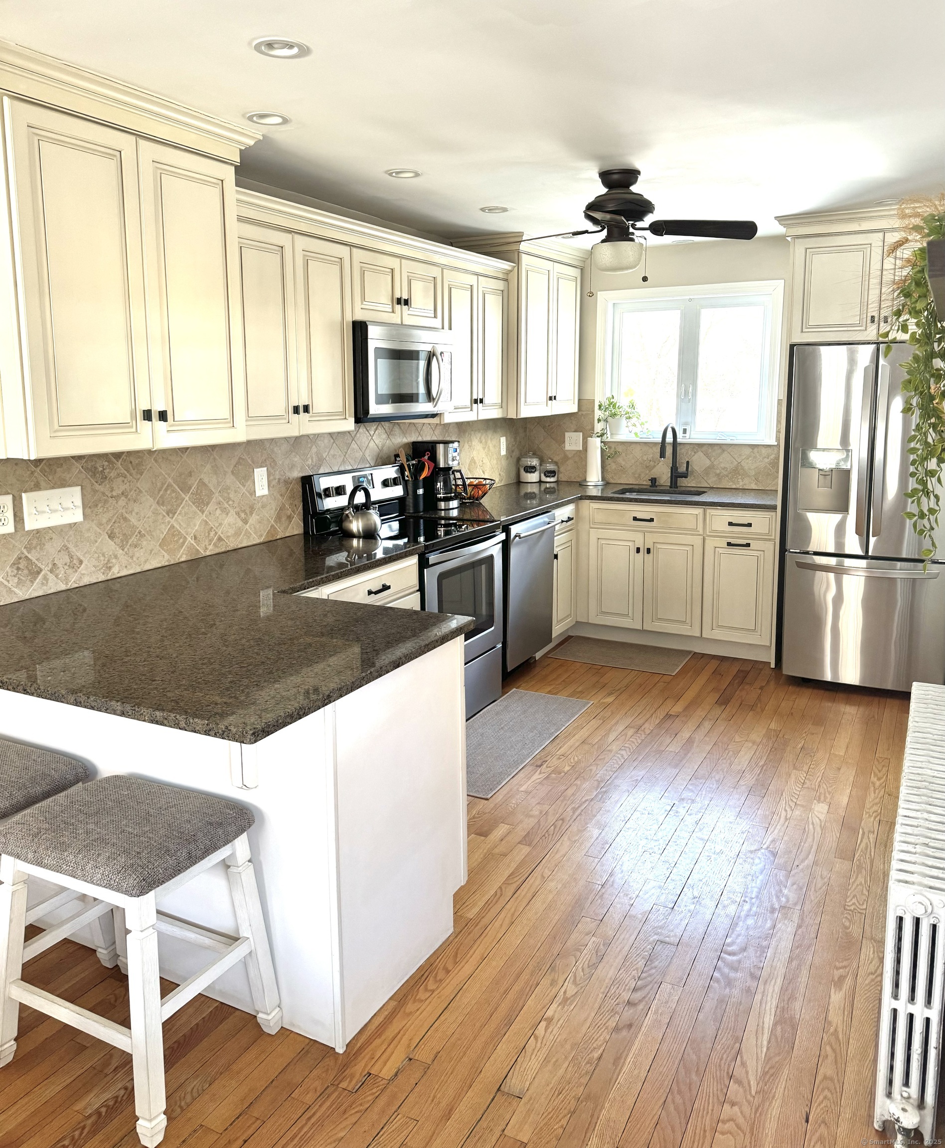 377 Porter Avenue, Middlebury, Connecticut image 5