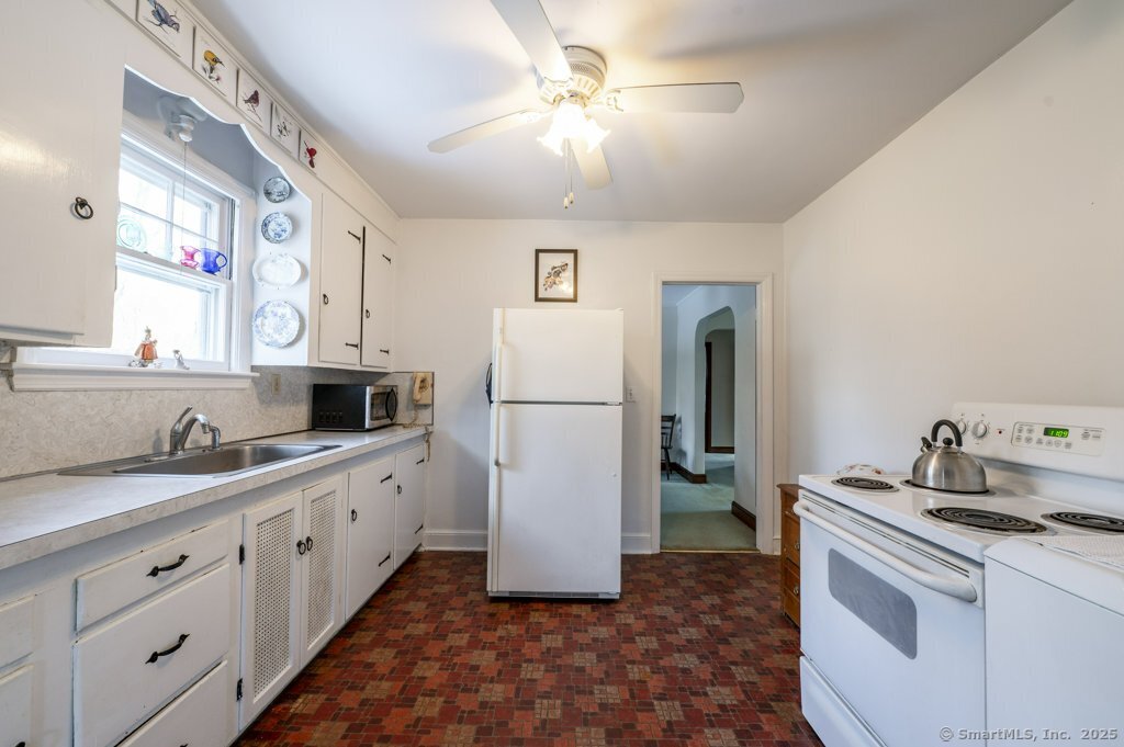2621 Boston Post Road, Guilford, Connecticut image 6