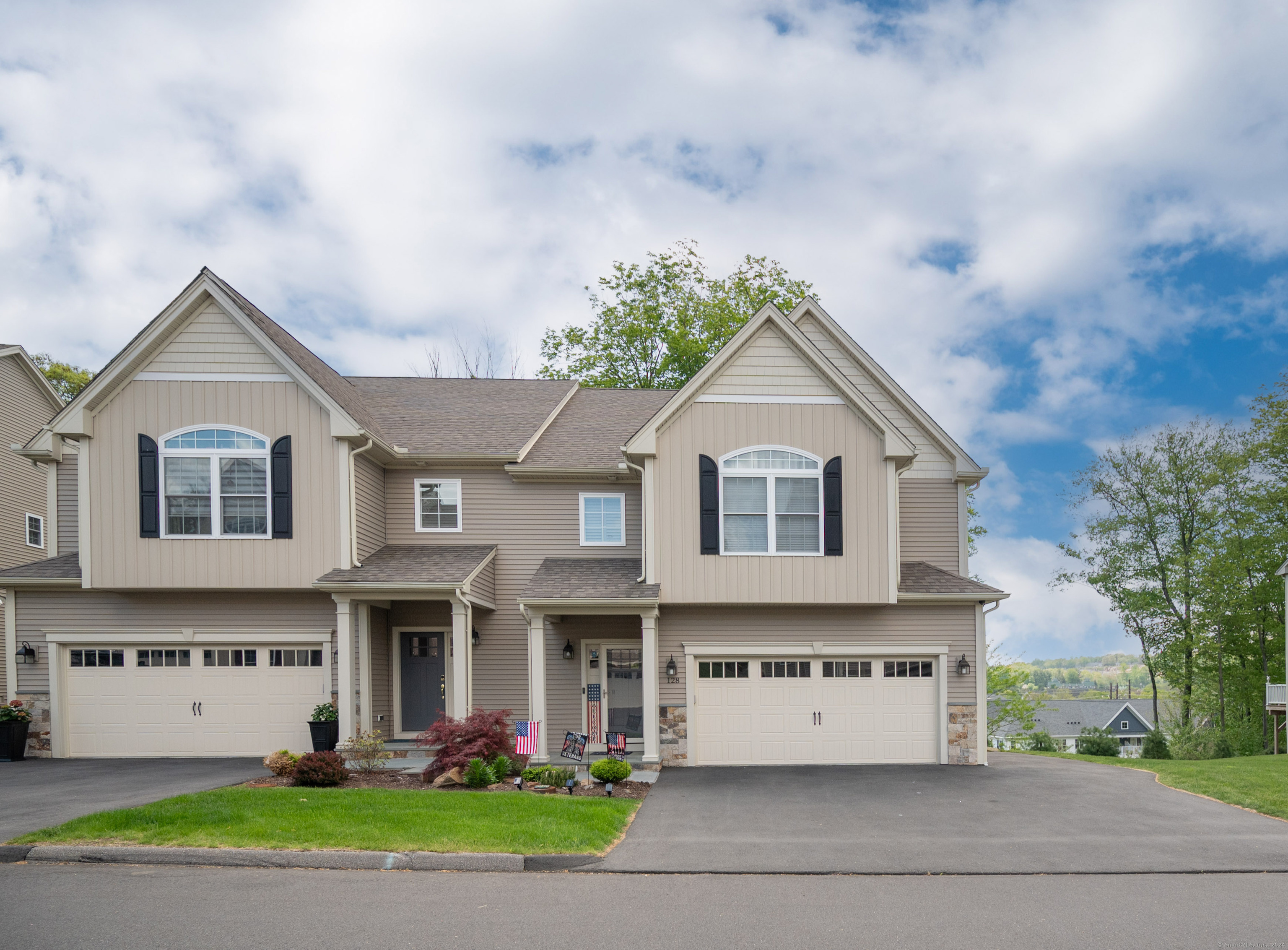 View Shelton, CT 06484 townhome