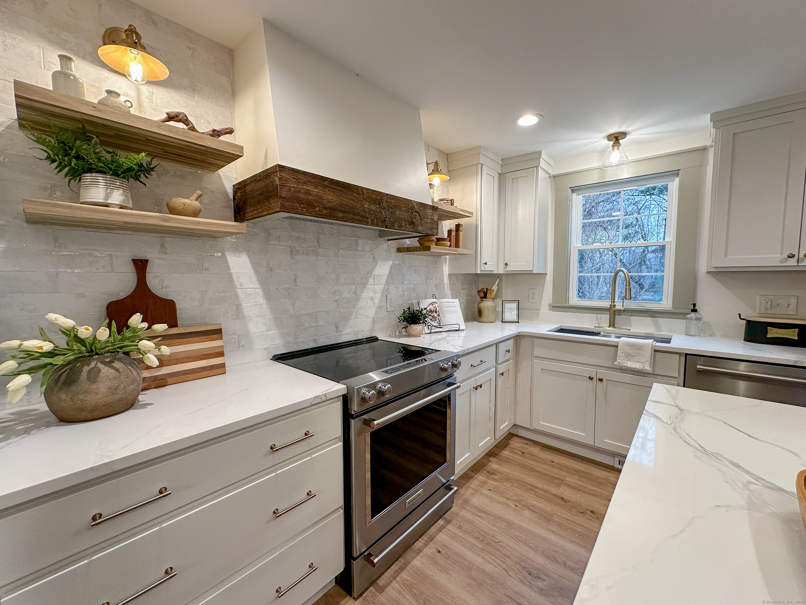 42 Main Street, Ellington, Connecticut image 3