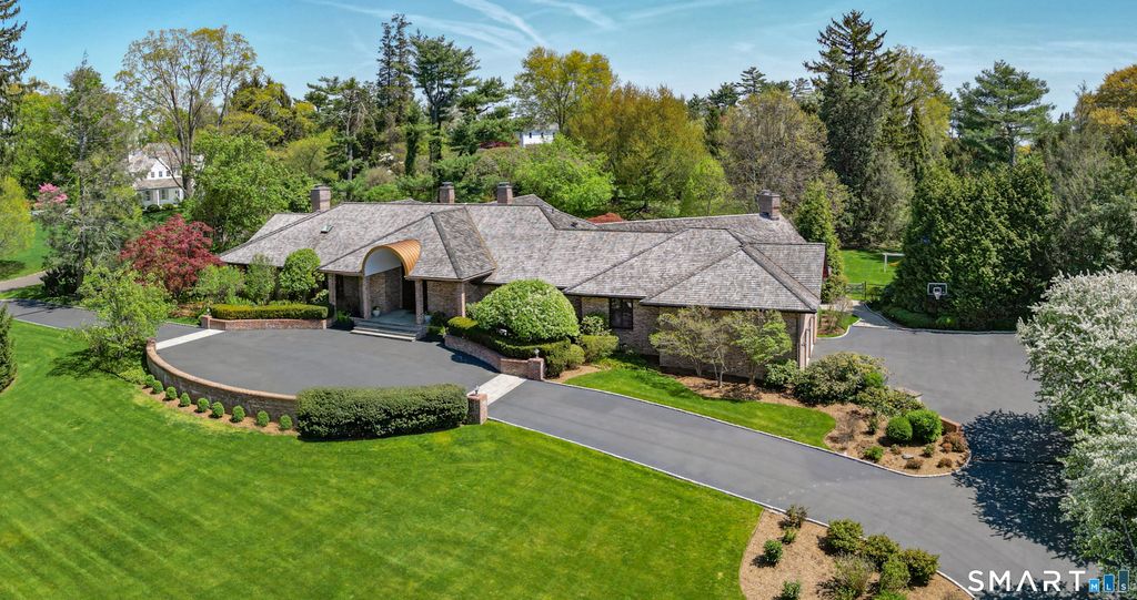 Photo of 386 North Street, Greenwich, CT 06830 (MLS # 24156530)