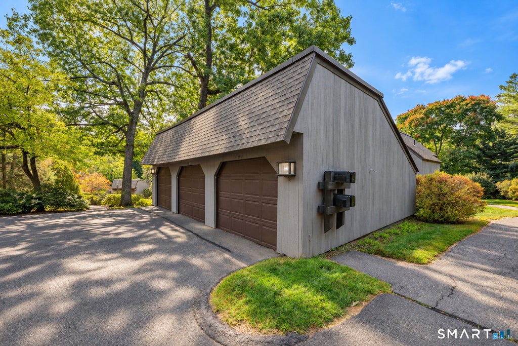 Photo of 126 Mallard Drive #126, Avon, CT 06001 (MLS # 24209995)