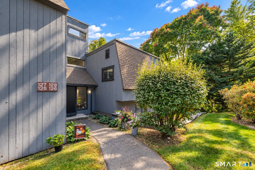Photo of 126 Mallard Drive #126, Avon, CT 06001 (MLS # 24209995)