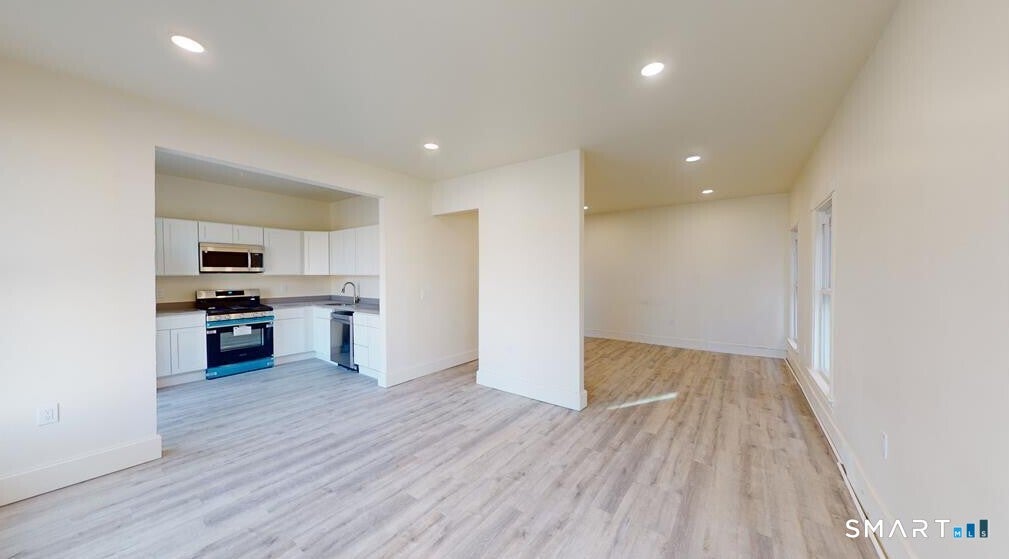 736 Main Street 2