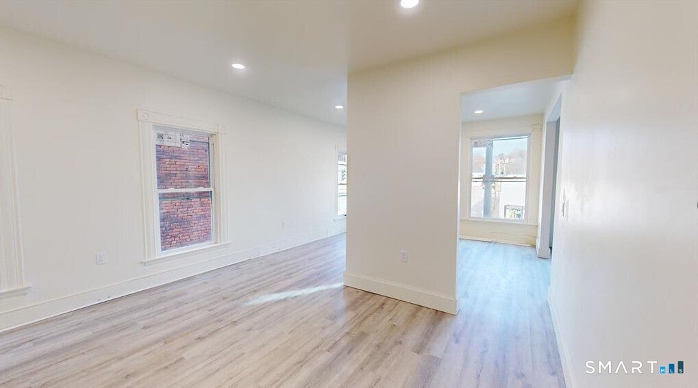 736 Main Street 2