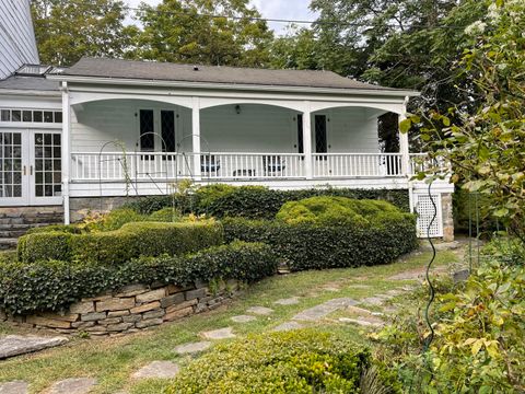 856 Boston Post Road 856 Boston Post Road Road Apt 1 Madison CT 06443