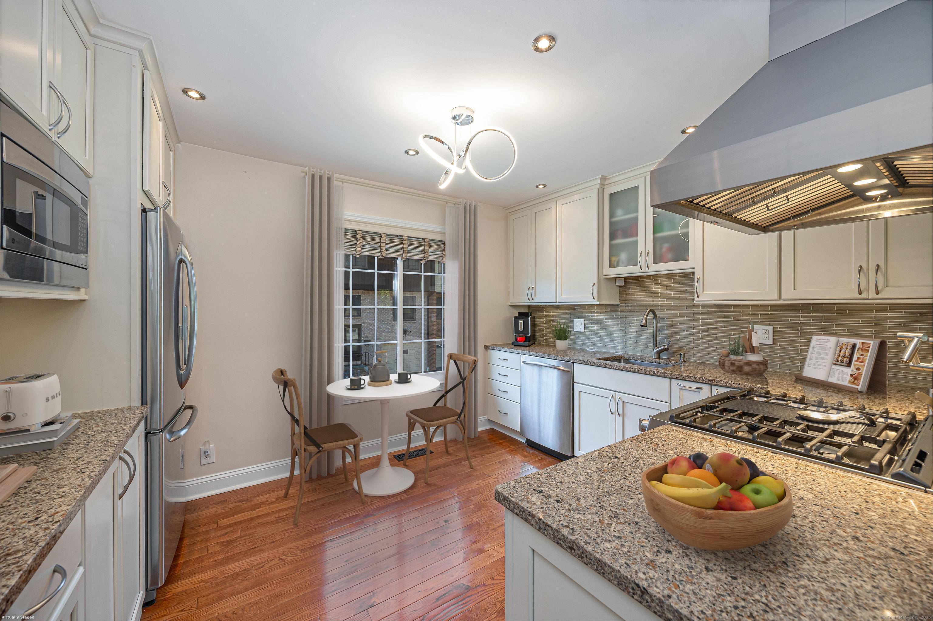 237 Strawberry Hill Avenue APT 41