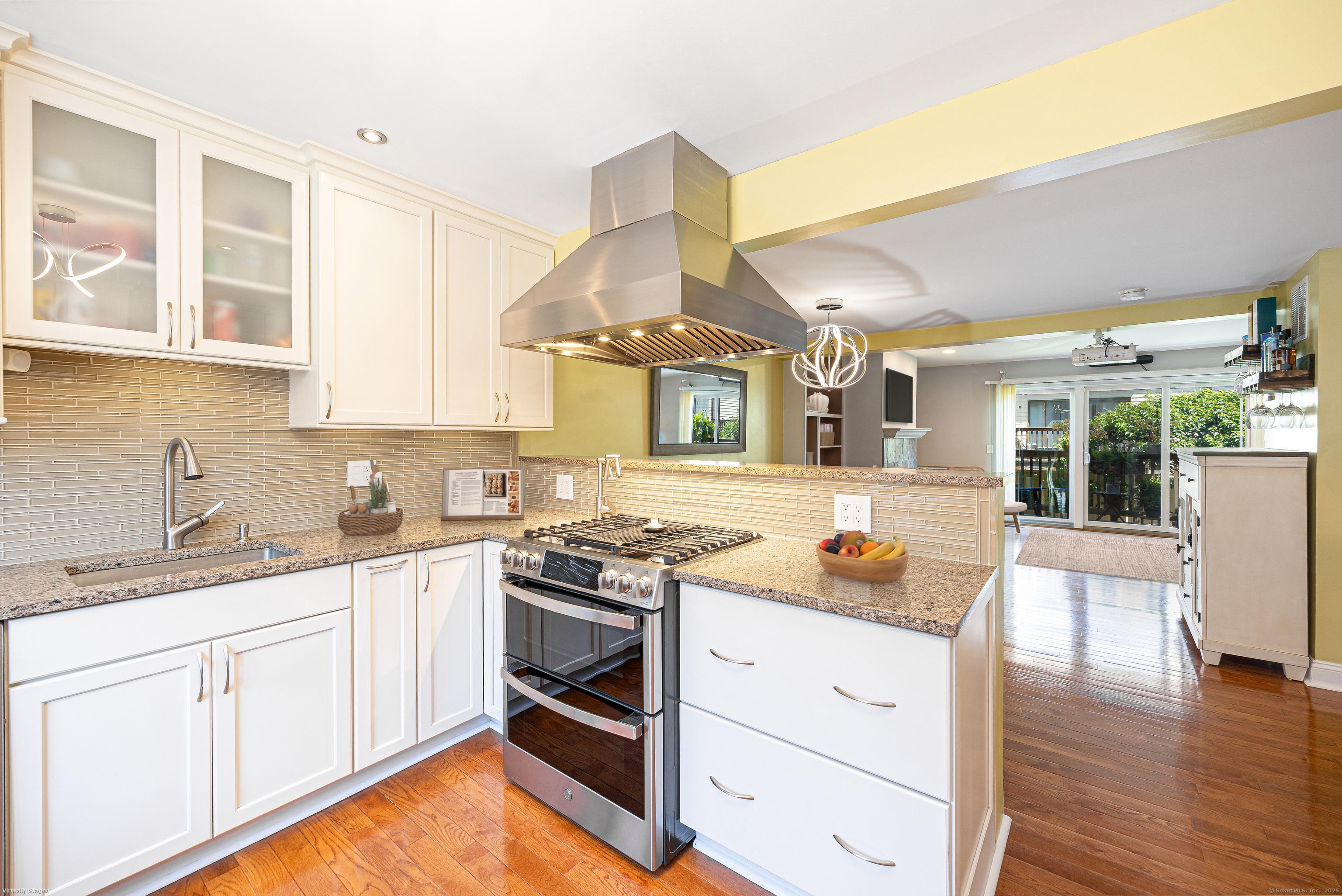 237 Strawberry Hill Avenue APT 41