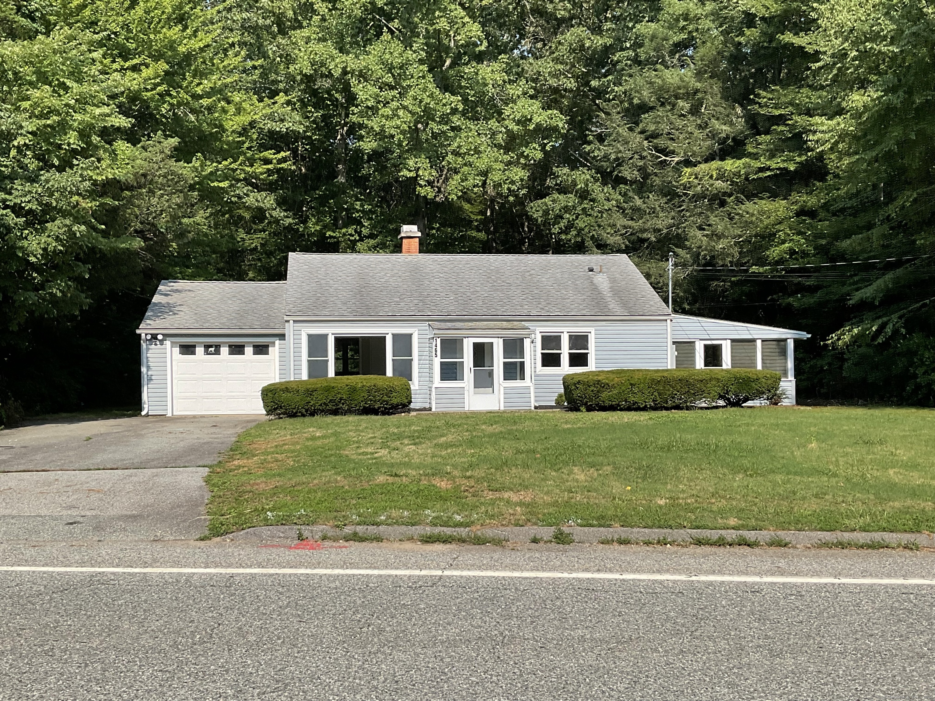 North Road, Groton, Connecticut - 3 Bedrooms  
1 Bathrooms  
5 Rooms - 