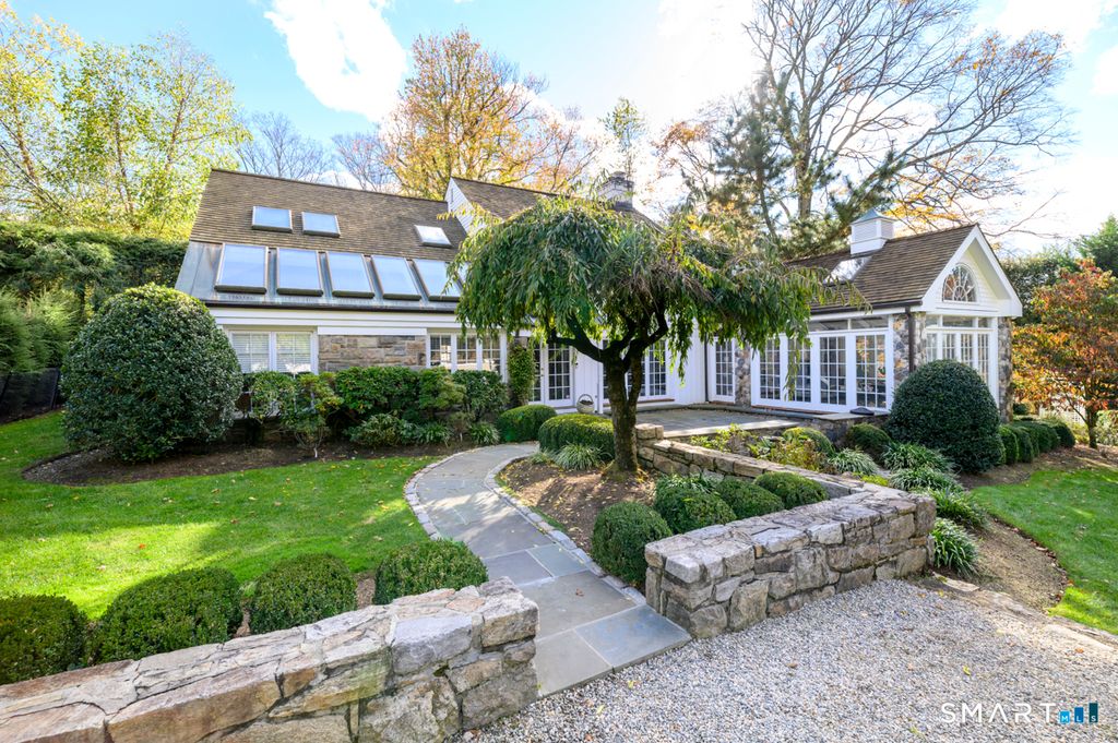 Photo of 1 Westview Lane, Norwalk, CT 06854 (MLS # 24137951)