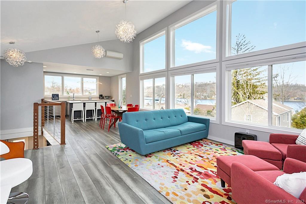 3 Ridgeway, New Fairfield, Connecticut - 2 Bedrooms  
2 Bathrooms  
5 Rooms - 