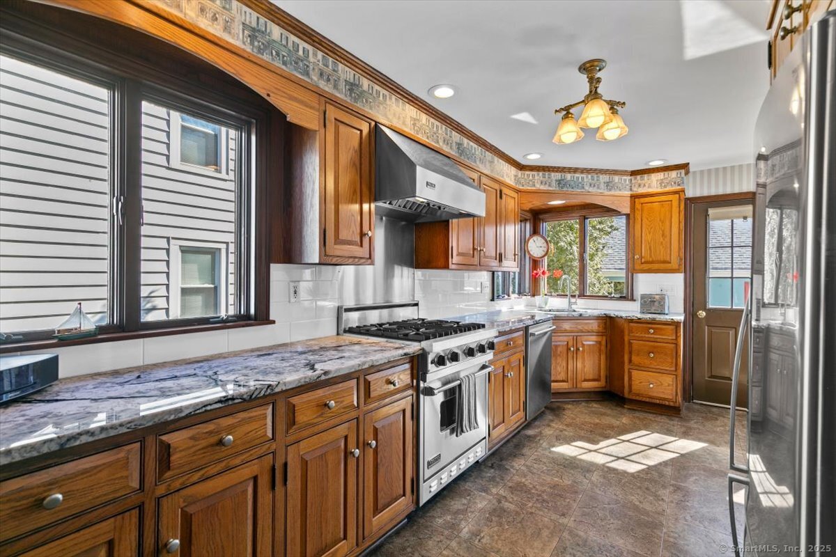 107 Maple Street, Milford, Connecticut image 12