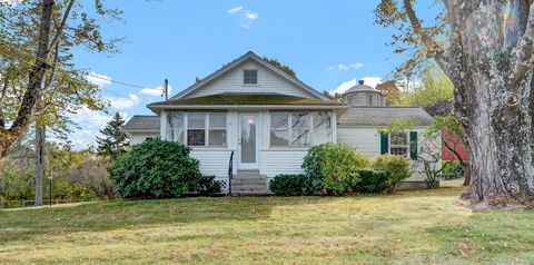 69 Westledge Road Simsbury CT 06092