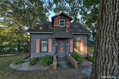 Photo of 142 Crystal Lake Road, Middletown, CT 06457 (MLS # 24207901)