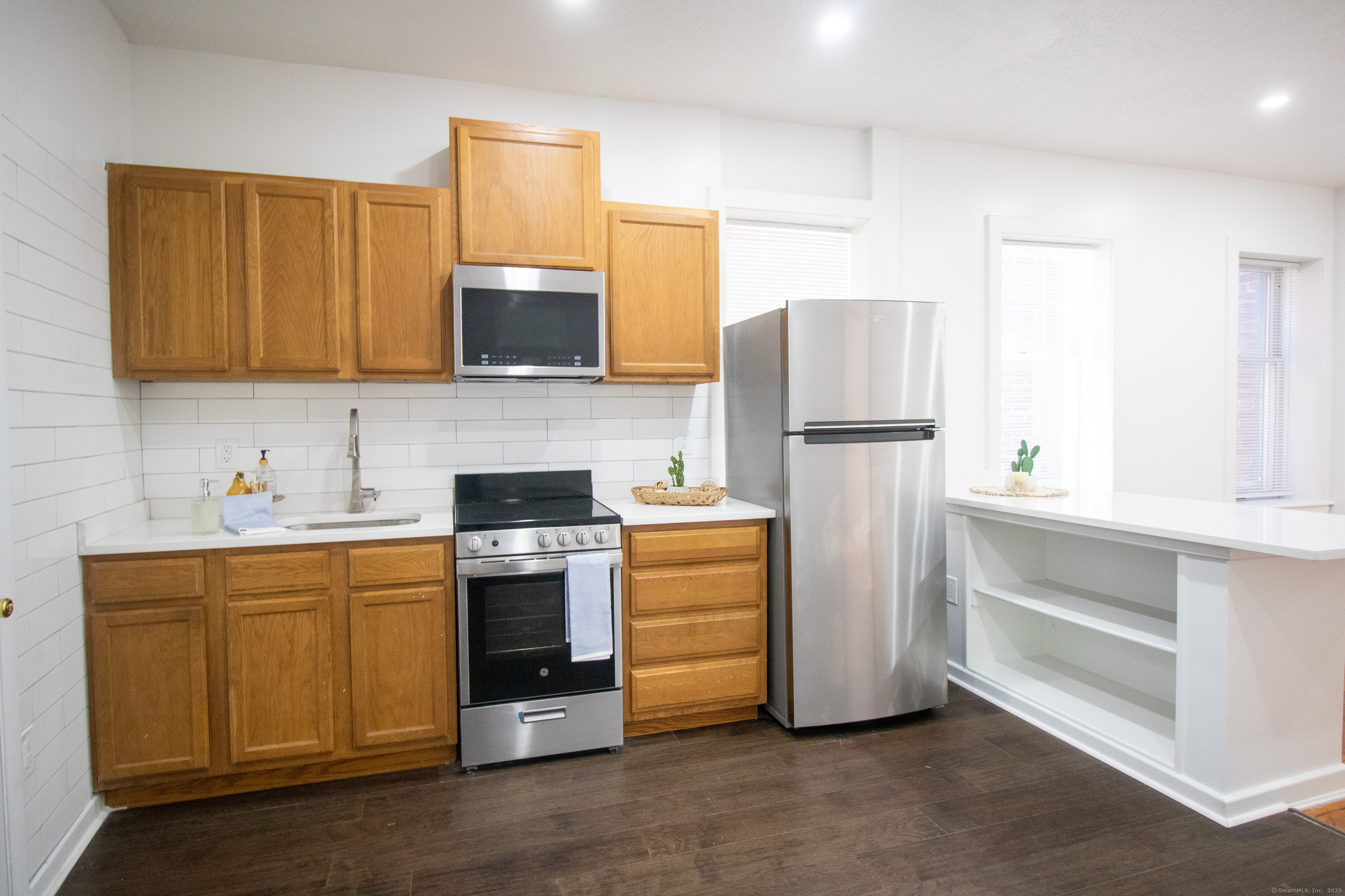 Bank Street 2B, New London, Connecticut - 1 Bedrooms  
1 Bathrooms  
4 Rooms - 