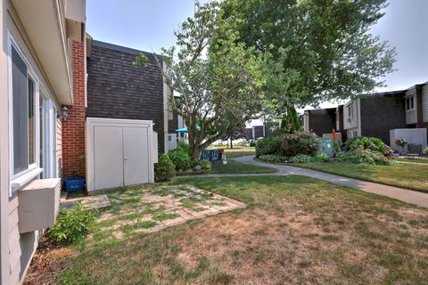 Tiny photo for 65 West Walk #65, West Haven, CT 06516 (MLS # 24144194)