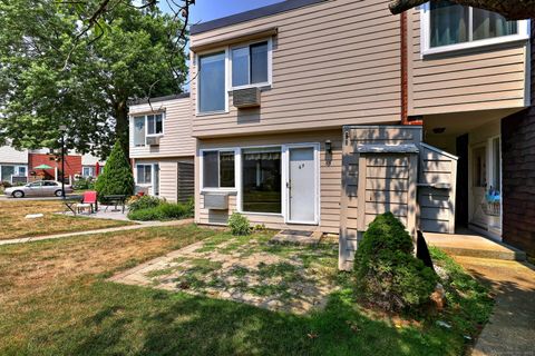 Tiny photo for 65 West Walk #65, West Haven, CT 06516 (MLS # 24144194)